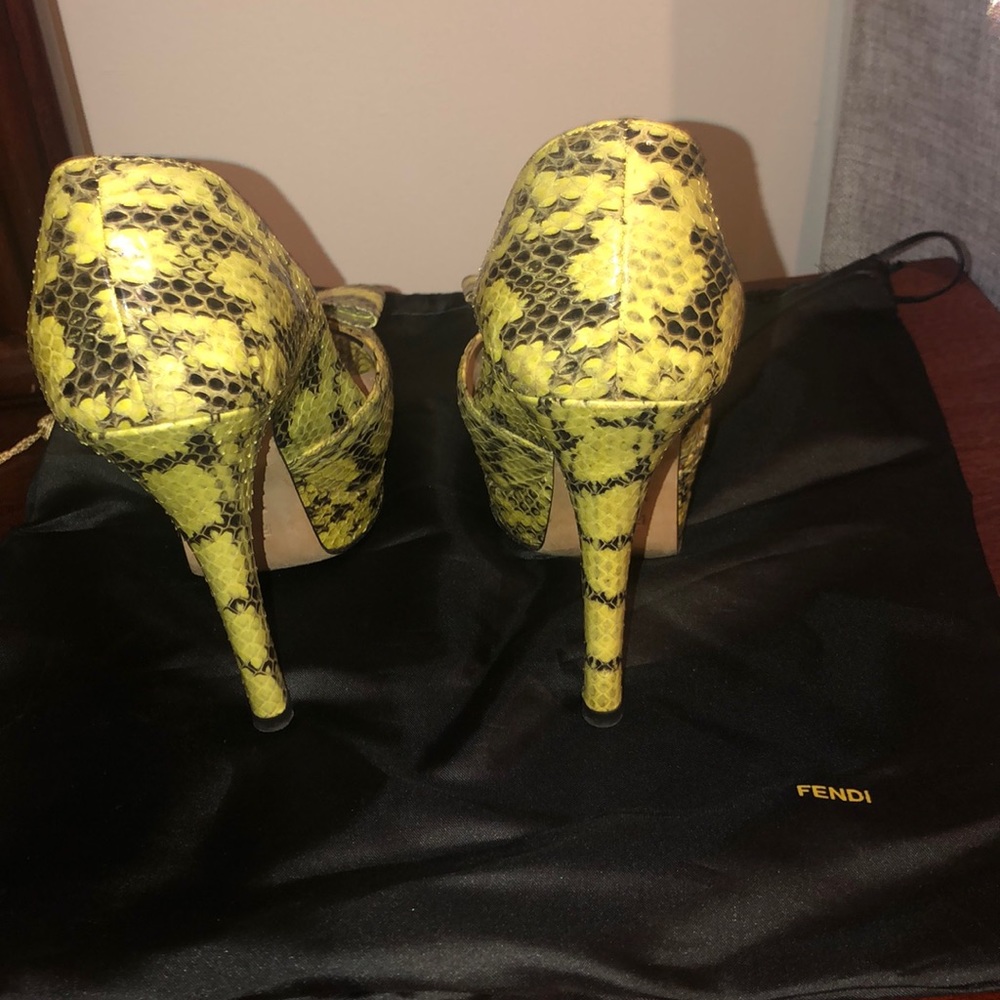 Fendi python peep-toe heels - Picture 3 of 5